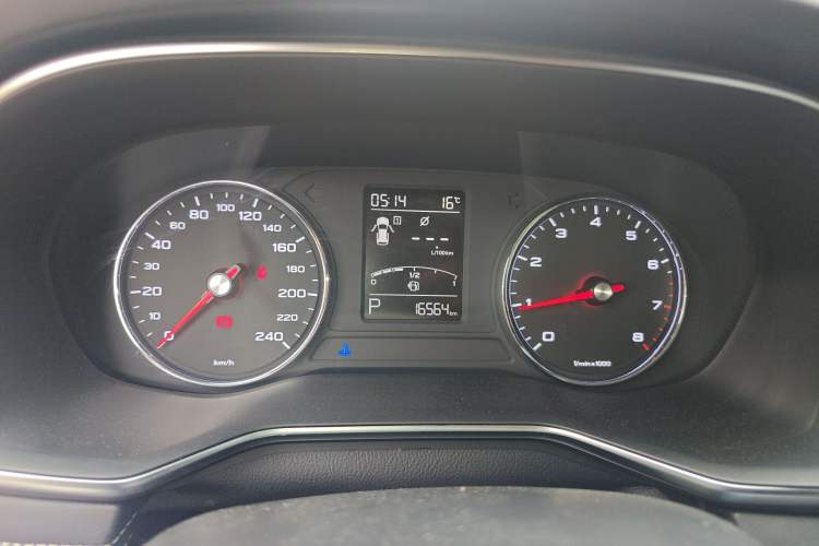 Used Roewe RX8 2019 30T Two-Wheel Drive Supreme Flagship Edition Instrument Cluster
