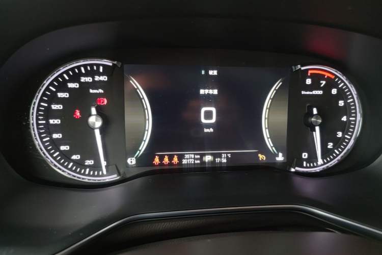 Used Roewe RX8 2019 30T Smart Connectivity Two-Wheel Drive Supreme Flagship Edition Instrument Cluster