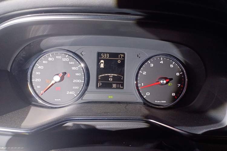 Used Roewe RX8 2019 30T Two-Wheel Drive Supreme Flagship Edition Instrument Cluster