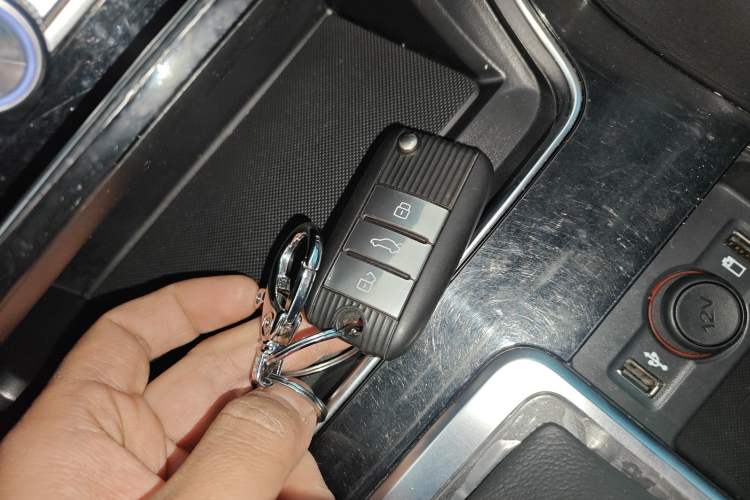 Used Roewe RX8 2019 30T Two-Wheel Drive Supreme Flagship Edition Interior 1