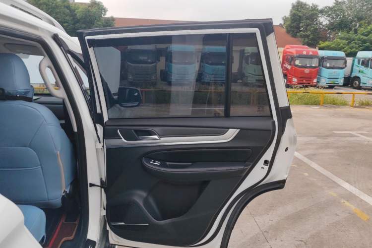 Used Roewe RX8 2019 30T Two-Wheel Drive Supreme Flagship Edition Interior 2