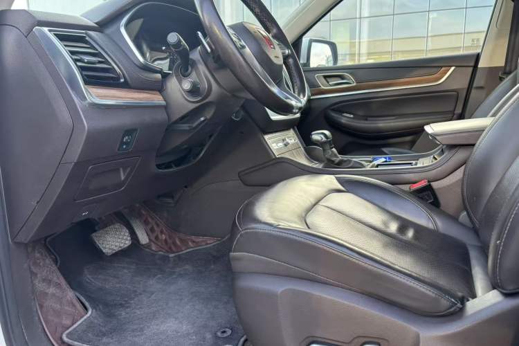 Used Roewe RX8 2019 30T Smart Connectivity Two-Wheel Drive Supreme Flagship Edition Interior 2