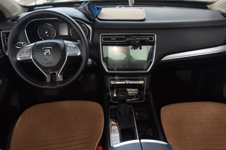 Used Roewe RX8 2019 30T Two-Wheel Drive Supreme Flagship Edition Interior 2