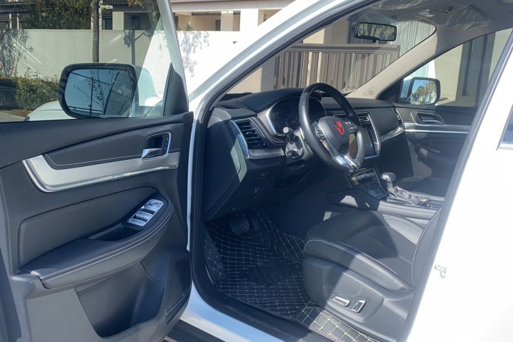 Used Roewe RX8 2019 30T Two-Wheel Drive Supreme Flagship Edition Interior 2