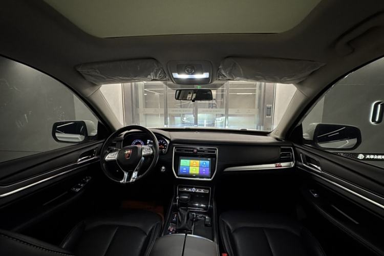 Used Roewe RX8 2019 30T Two-Wheel Drive Supreme Flagship Edition Interior 2