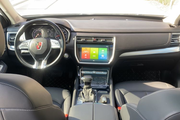 Used Roewe RX8 2019 30T Two-Wheel Drive Supreme Flagship Edition Interior 3