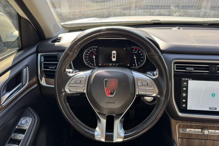 Used Roewe RX8 2019 30T Smart Connectivity Two-Wheel Drive Supreme Flagship Edition Interior 3