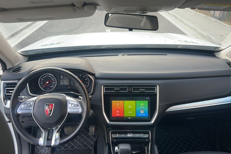 Used Roewe RX8 2019 30T Two-Wheel Drive Supreme Flagship Edition Interior 3