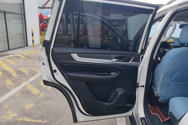 Used Roewe RX8 2019 30T Two-Wheel Drive Supreme Flagship Edition Interior 4