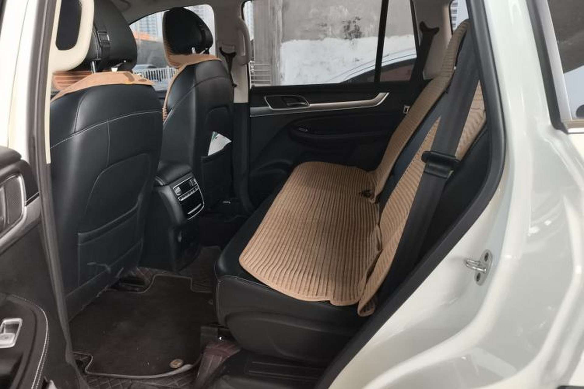 Used Roewe RX8 2019 30T Two-Wheel Drive Supreme Flagship Edition Interior 4