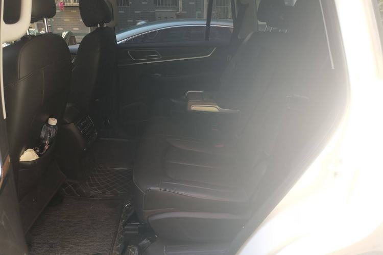 Used Roewe RX8 2019 30T Smart Connectivity Two-Wheel Drive Supreme Flagship Edition Interior 4