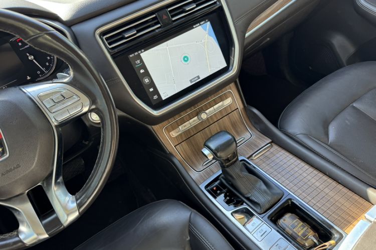 Used Roewe RX8 2019 30T Smart Connectivity Two-Wheel Drive Supreme Flagship Edition Interior 5