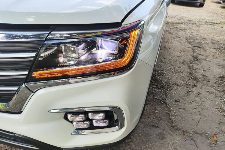 Used Roewe RX8 2019 30T Smart Connectivity Two-Wheel Drive Supreme Flagship Edition Left Front Headlight