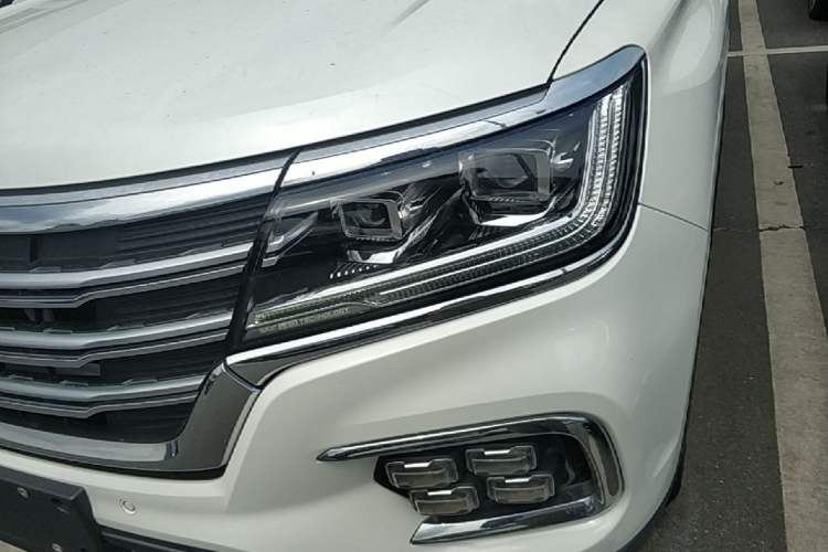 Used Roewe RX8 2019 30T Smart Connectivity Two-Wheel Drive Supreme Flagship Edition Left Front Headlight