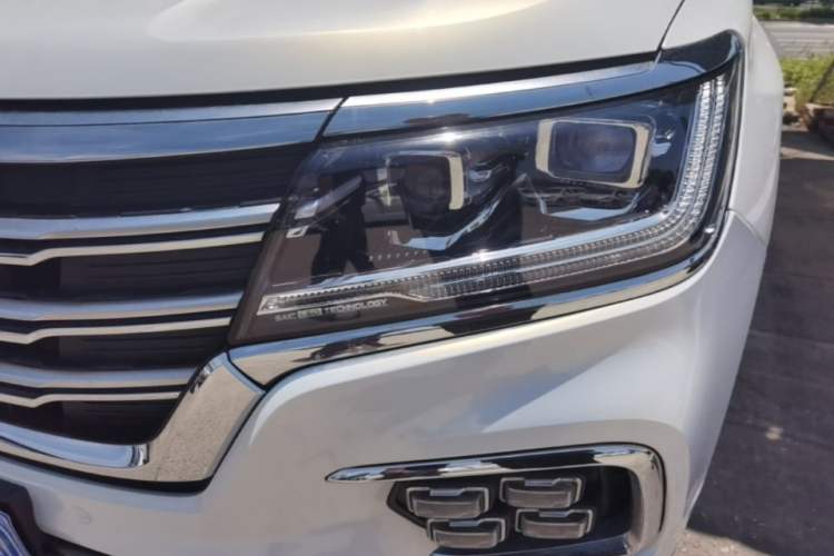 Used Roewe RX8 2019 30T Smart Connectivity Two-Wheel Drive Supreme Flagship Edition Left Front Headlight