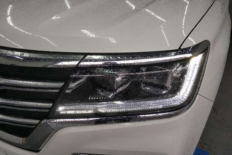Used Roewe RX8 2019 30T Smart Connectivity Four-Wheel Drive Supreme Flagship Edition Left Front Headlight