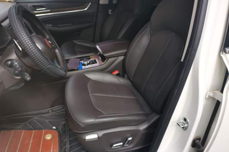 Used Roewe RX8 2019 30T Smart Connectivity All-Wheel Drive Supreme Edition Left Front Seat