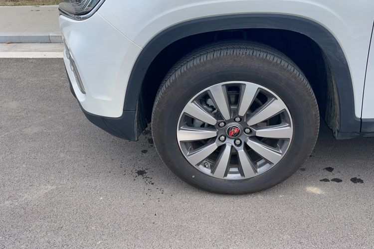 Used Roewe RX8 2019 30T Two-Wheel Drive Supreme Flagship Edition Left Front Wheel Hub