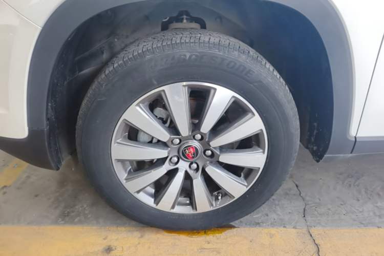 Used Roewe RX8 2019 30T Two-Wheel Drive Supreme Flagship Edition Left Front Wheel Hub