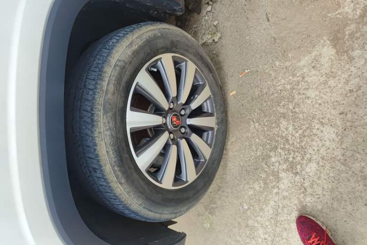 Used Roewe RX8 2019 30T Two-Wheel Drive Supreme Flagship Edition Left Front Wheel Hub