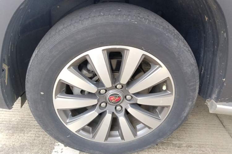Used Roewe RX8 2019 30T Smart Connectivity Two-Wheel Drive Supreme Flagship Edition Left Front Wheel Hub