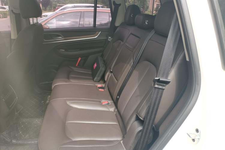 Used Roewe RX8 2019 30T Smart Connectivity All-Wheel Drive Supreme Edition Left Rear Seat