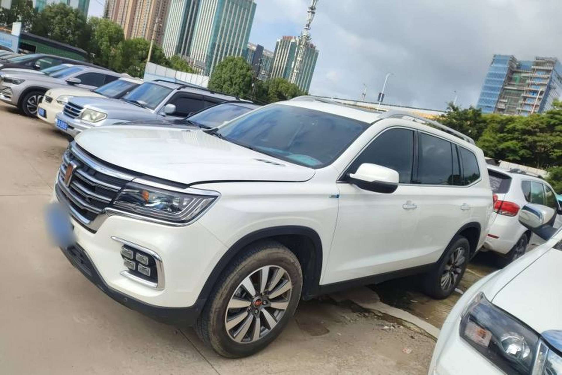 Used Roewe RX8 2019 30T Two-Wheel Drive Supreme Flagship Edition Left Side