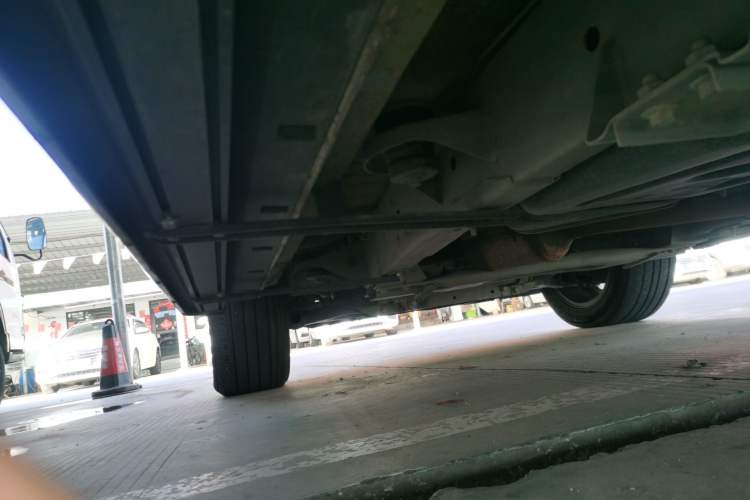 Used Roewe RX8 2019 30T Smart Connectivity Two-Wheel Drive Supreme Flagship Edition Left Side Sill