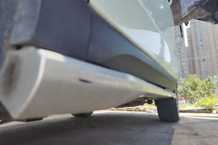 Used Roewe RX8 2019 30T Smart Connectivity Two-Wheel Drive Supreme Flagship Edition Left Side Sill