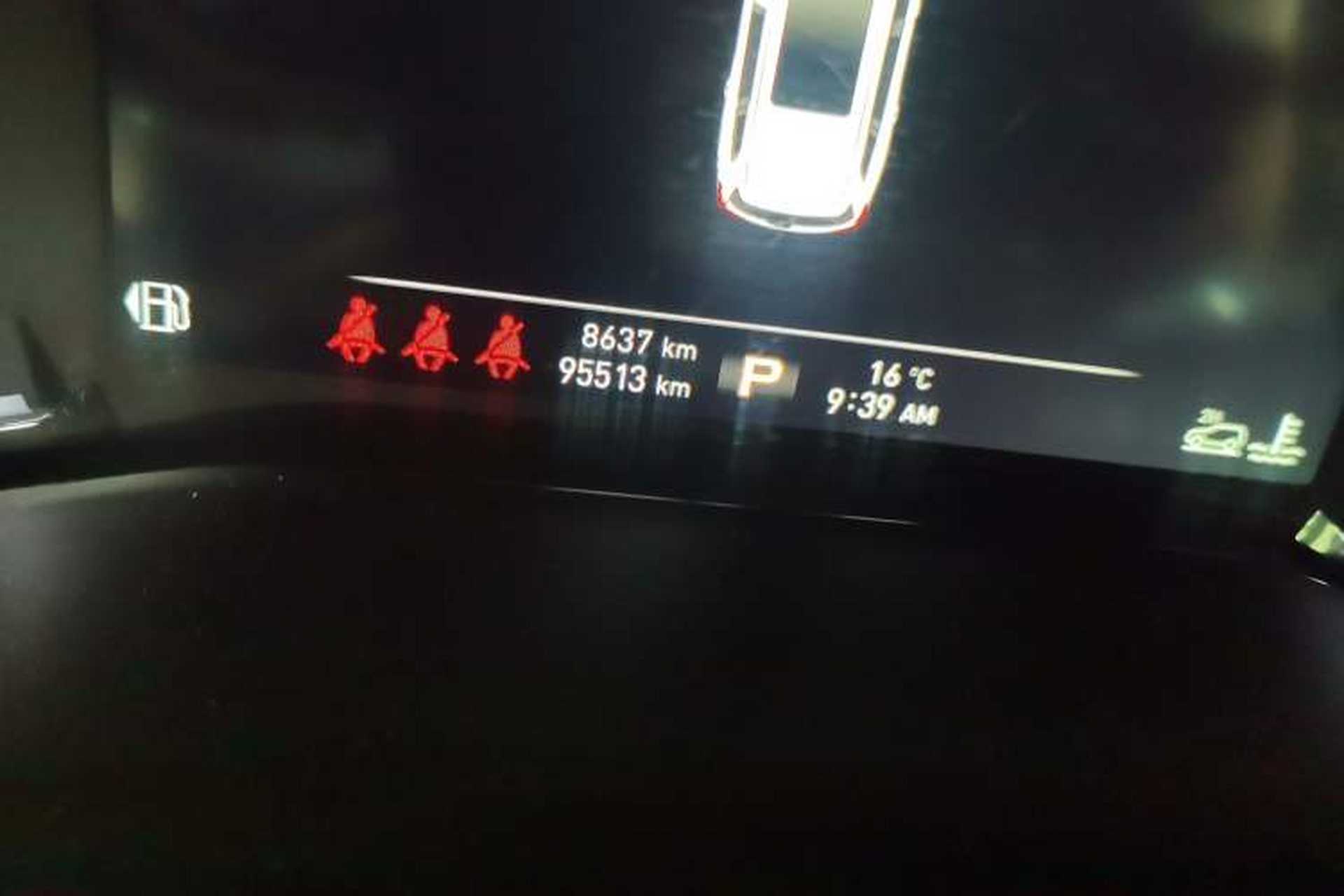 Used Roewe RX8 2019 30T Smart Connectivity Four-Wheel Drive Supreme Flagship Edition Odometer Close Up