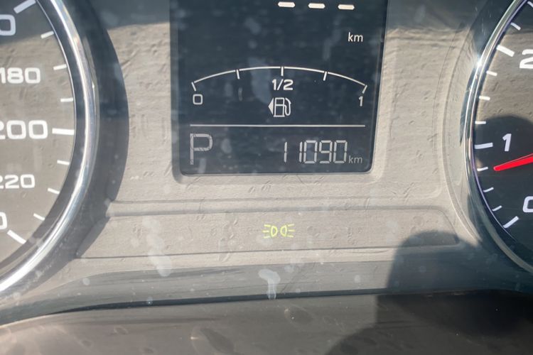 Used Roewe RX8 2019 30T Two-Wheel Drive Supreme Flagship Edition Odometer Close Up