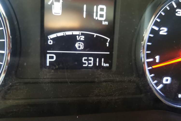 Used Roewe RX8 2019 30T Two-Wheel Drive Supreme Flagship Edition Odometer Close Up
