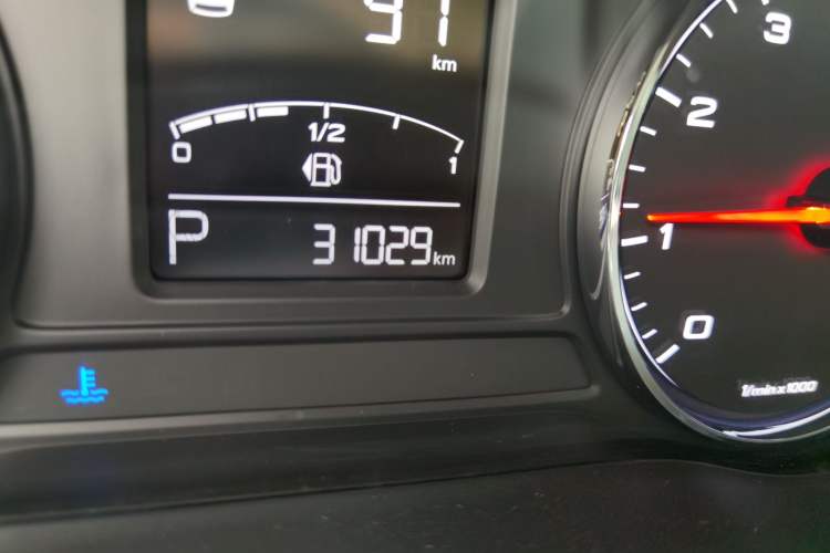 Used Roewe RX8 2019 30T Two-Wheel Drive Supreme Flagship Edition Odometer Close Up