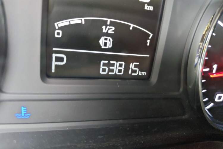 Used Roewe RX8 2019 30T Two-Wheel Drive Supreme Flagship Edition Odometer Close Up