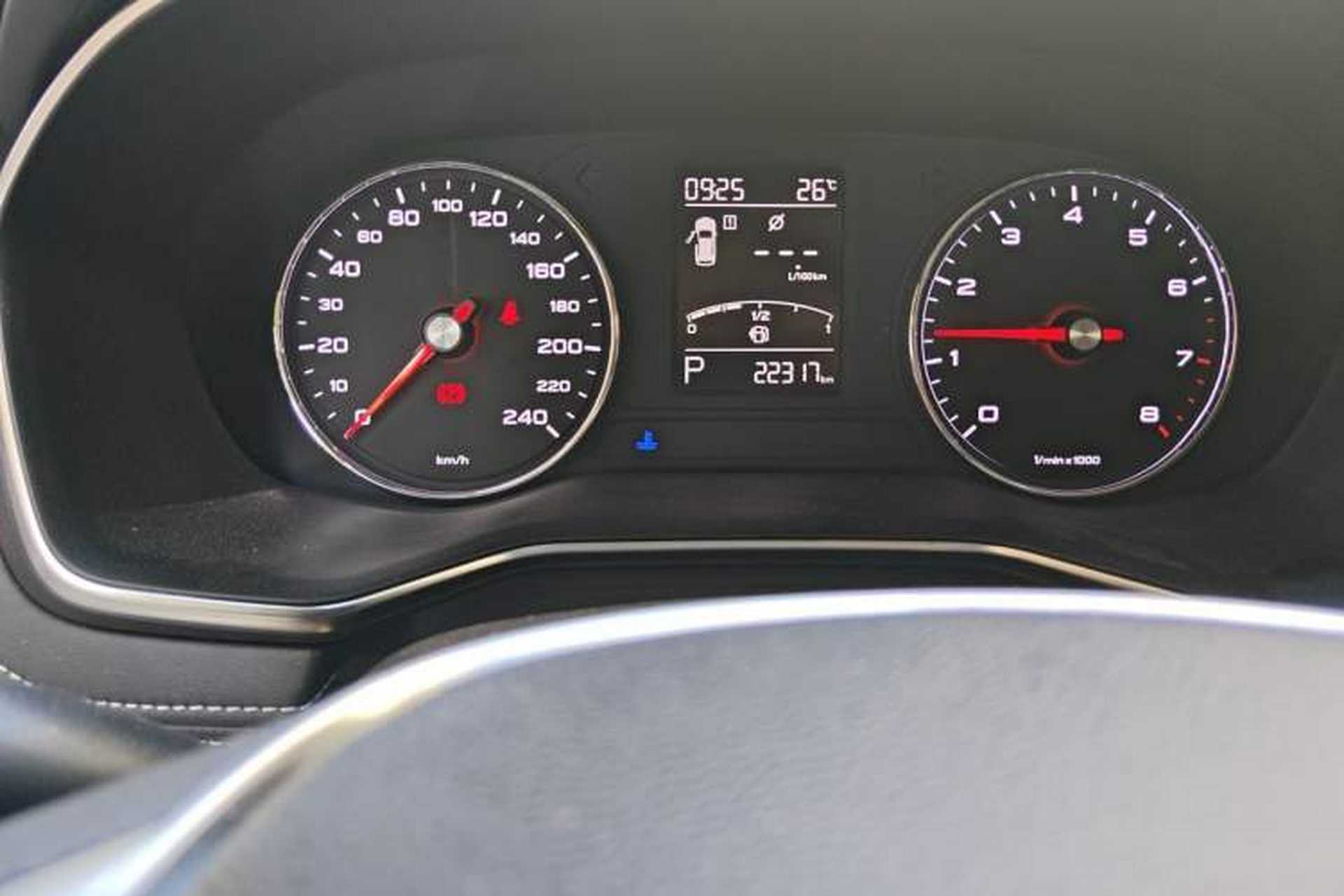 Used Roewe RX8 2019 30T Two-Wheel Drive Supreme Flagship Edition Odometer Close Up