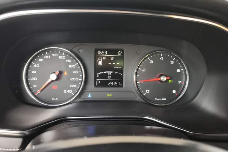 Used Roewe RX8 2019 30T Two-Wheel Drive Supreme Flagship Edition Odometer Close Up