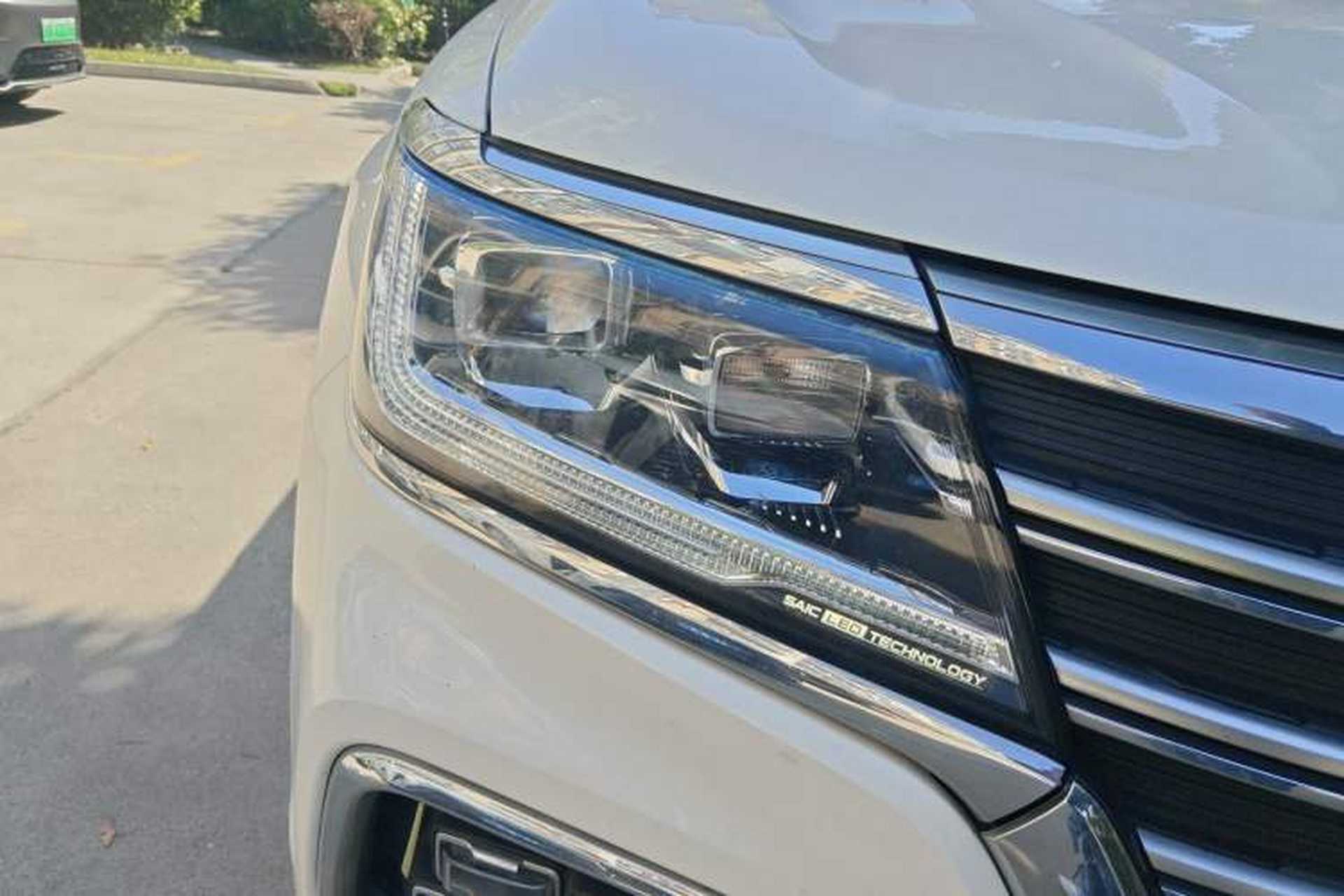 Used Roewe RX8 2019 30T Two-Wheel Drive Supreme Flagship Edition Right Front Headlight