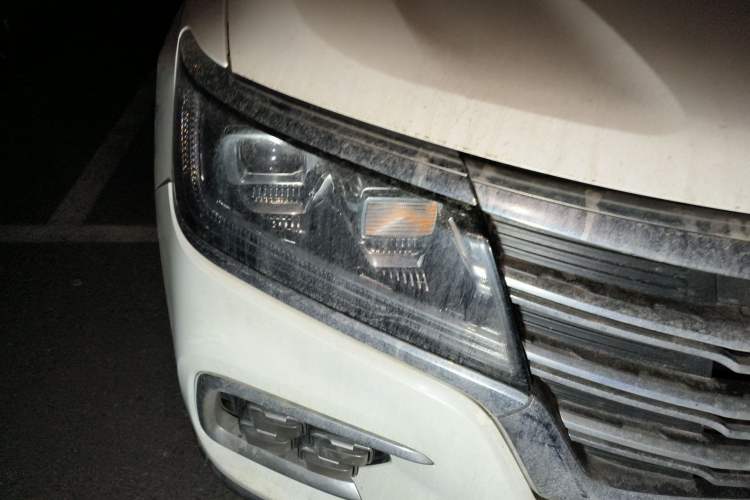 Used Roewe RX8 2019 30T Smart Connectivity Four-Wheel Drive Supreme Flagship Edition Right Front Headlight