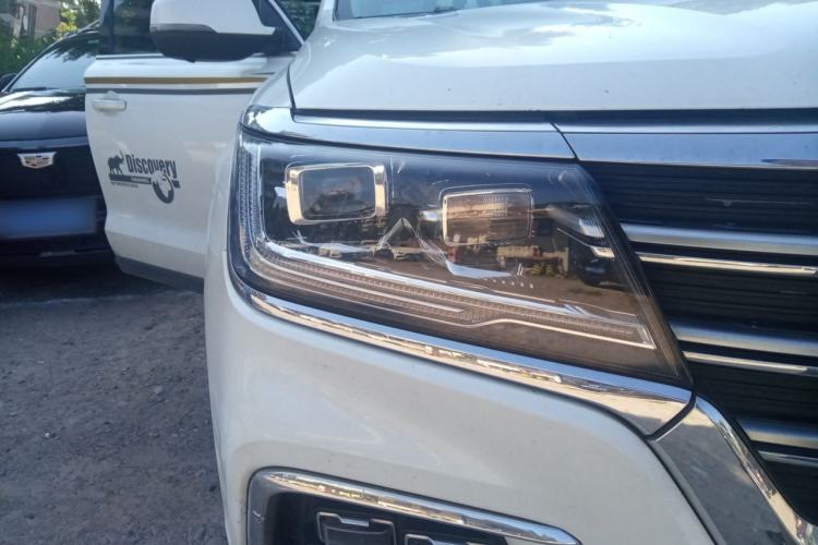 Used Roewe RX8 2019 30T Smart Connectivity Four-Wheel Drive Supreme Flagship Edition Right Front Headlight