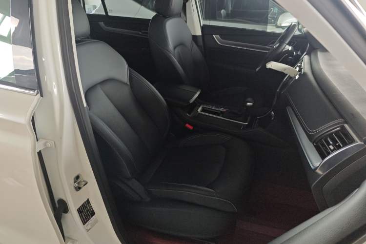 Used Roewe RX8 2019 30T Two-Wheel Drive Supreme Flagship Edition Right Front Seat