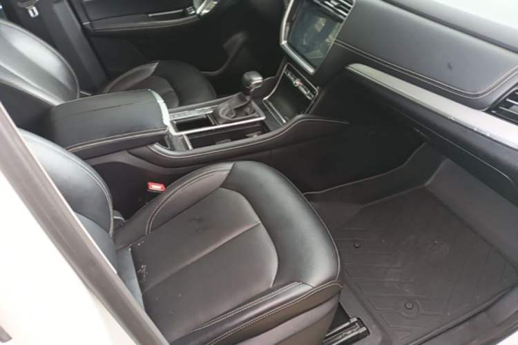 Used Roewe RX8 2019 30T Two-Wheel Drive Supreme Flagship Edition Right Front Seat