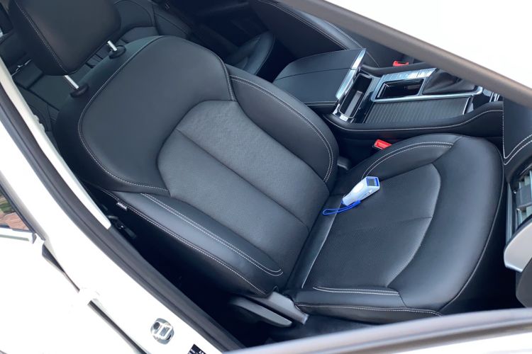 Used Roewe RX8 2019 30T Two-Wheel Drive Supreme Flagship Edition Right Front Seat