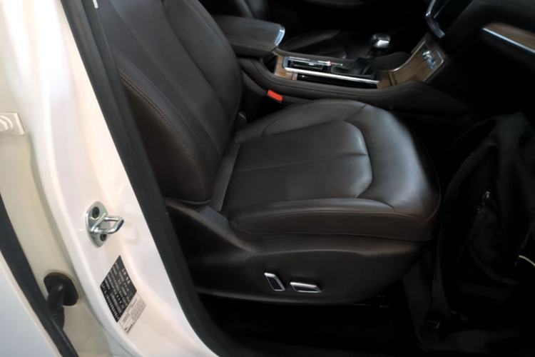 Used Roewe RX8 2019 30T Smart Connectivity Two-Wheel Drive Supreme Flagship Edition Right Front Seat