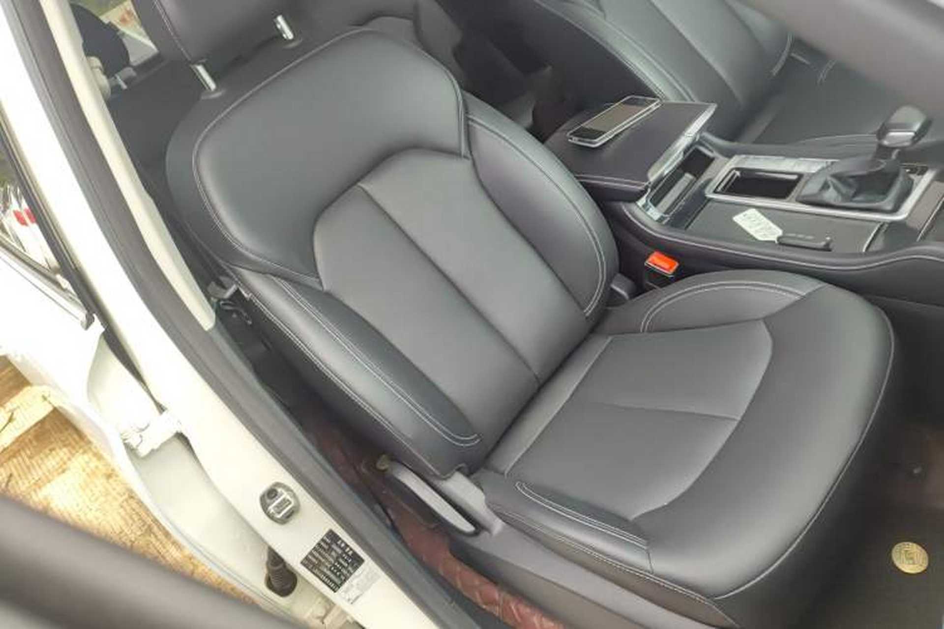 Used Roewe RX8 2019 30T Two-Wheel Drive Supreme Flagship Edition Right Front Seat