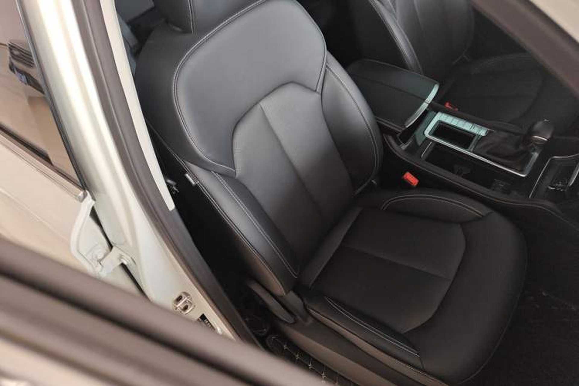 Used Roewe RX8 2019 30T Two-Wheel Drive Supreme Flagship Edition Right Front Seat