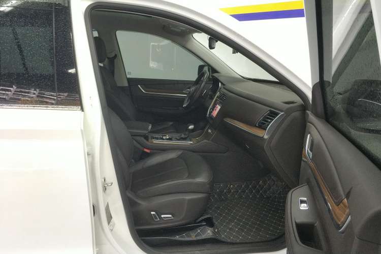 Used Roewe RX8 2019 30T Smart Connectivity Four-Wheel Drive Supreme Flagship Edition Right Front Seat