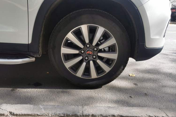 Used Roewe RX8 2019 30T Two-Wheel Drive Supreme Flagship Edition Right Front Wheel Hub