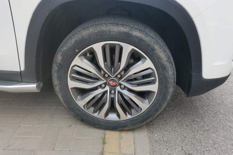Used Roewe RX8 2019 30T Smart Connectivity All-Wheel Drive Supreme Edition Right Front Wheel Hub