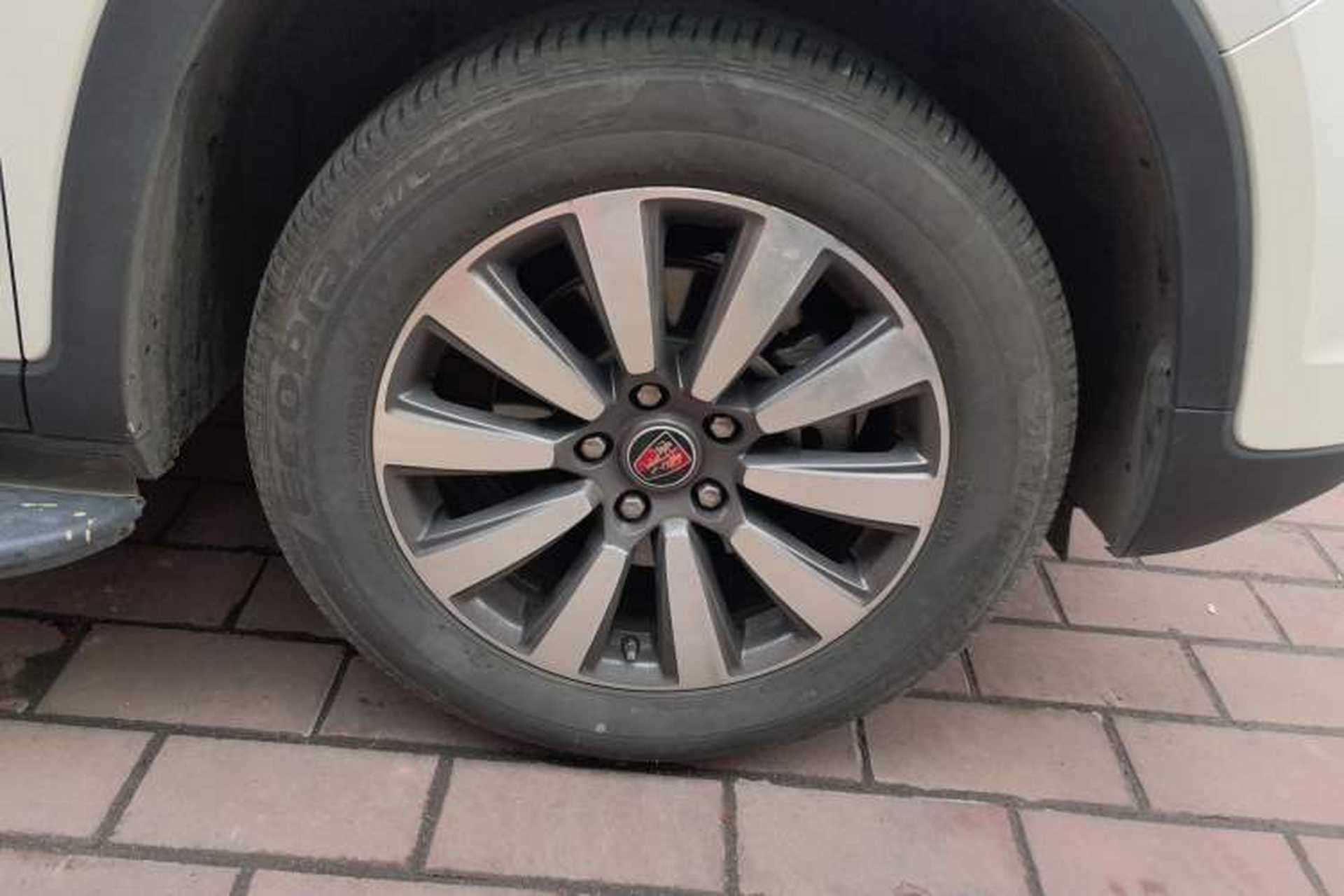 Used Roewe RX8 2019 30T Two-Wheel Drive Supreme Flagship Edition Right Front Wheel Hub