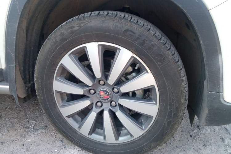 Used Roewe RX8 2019 30T Smart Connectivity Four-Wheel Drive Supreme Flagship Edition Right Front Wheel Hub